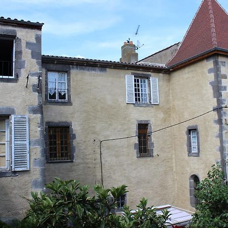 Chateau De Bourrassol Bed and Breakfast Menetrol Buitenkant foto