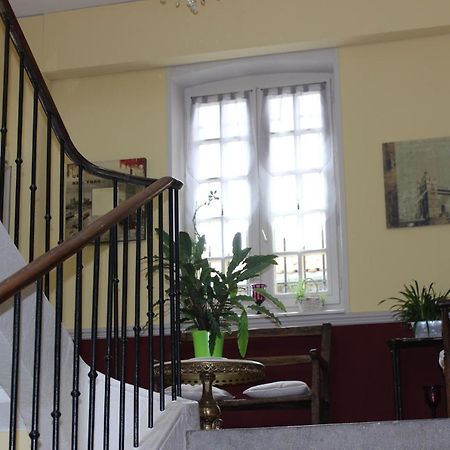 Chateau De Bourrassol Bed and Breakfast Menetrol Buitenkant foto