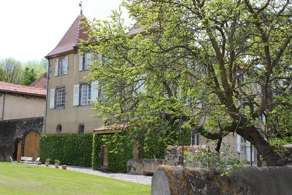 Chateau De Bourrassol Bed and Breakfast Menetrol Buitenkant foto