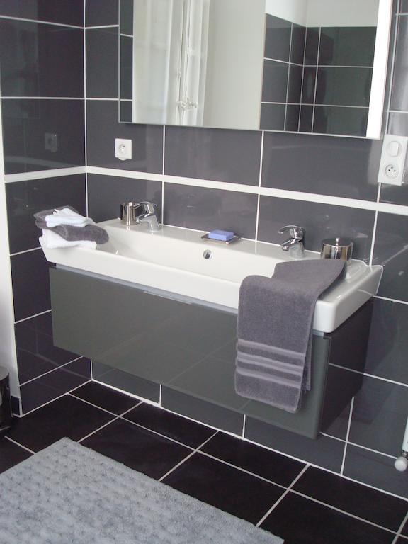 Chateau De Bourrassol Bed and Breakfast Menetrol Kamer foto