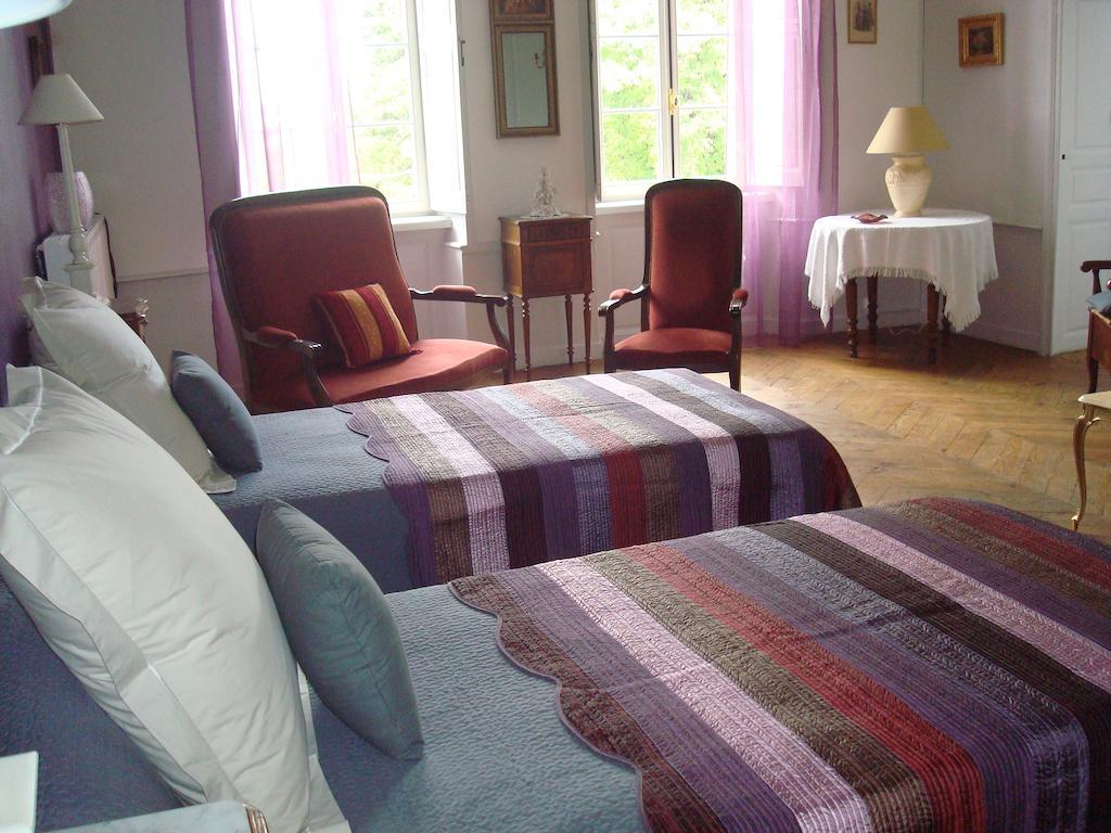 Chateau De Bourrassol Bed and Breakfast Menetrol Kamer foto
