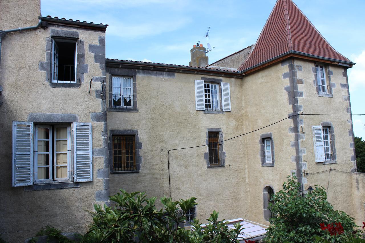 Chateau De Bourrassol Bed and Breakfast Menetrol Buitenkant foto